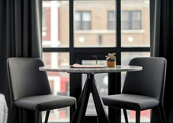 The Collection Wrigleyville 4* Chicago