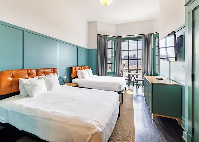 The Collection Wrigleyville 4*