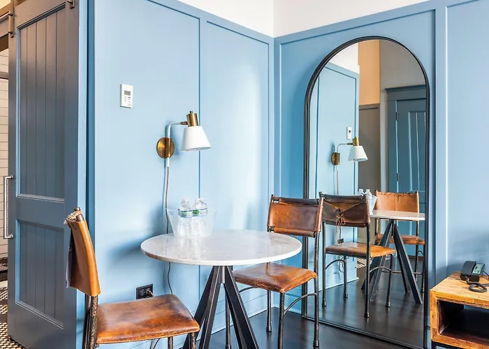 The Collection Wrigleyville 4* Chicago