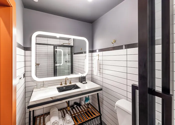 The Collection Wrigleyville Hotel